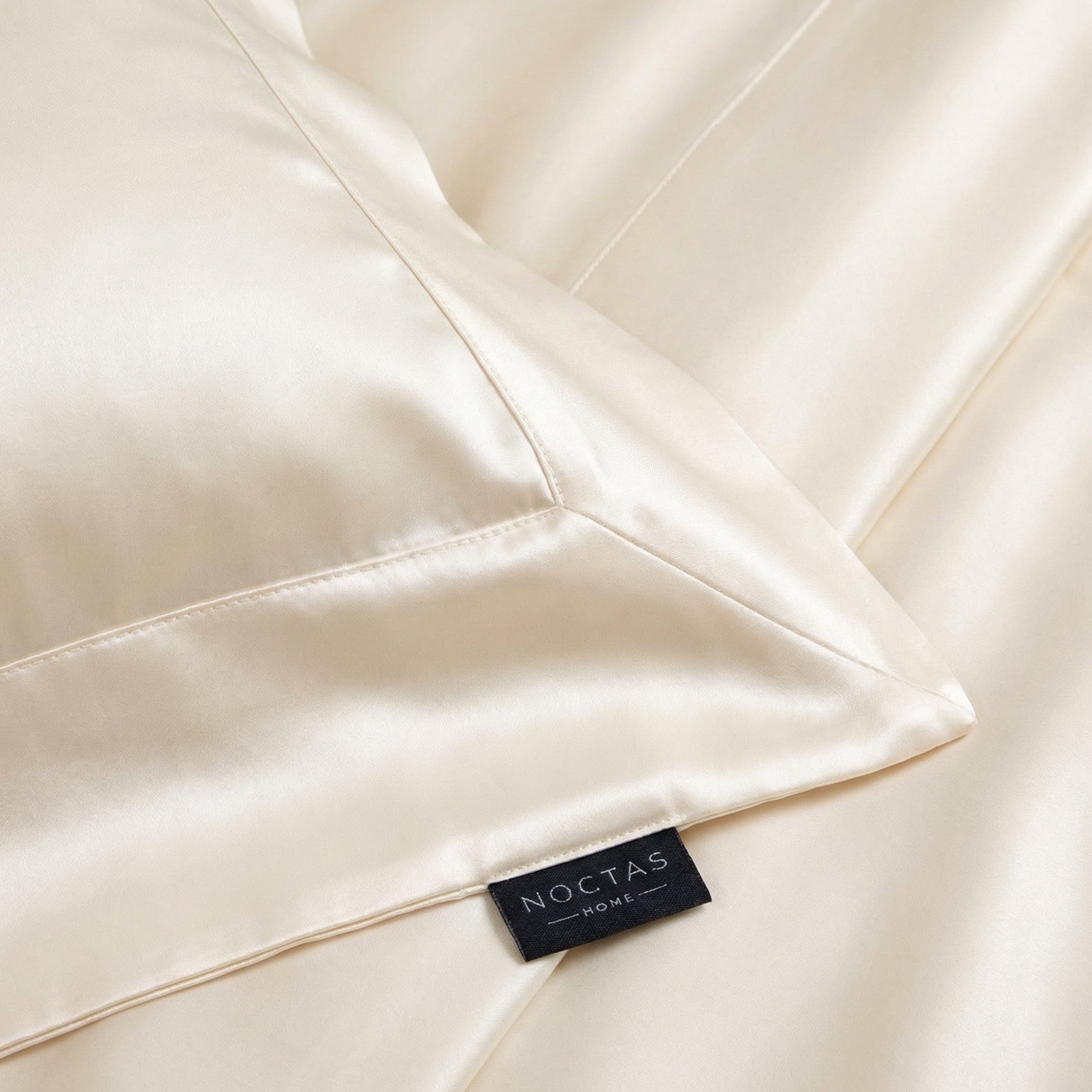 Šilko paklodė „OFF WHITE SILK“